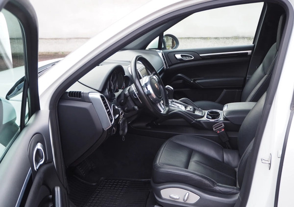 Porsche Cayenne cena 119000 przebieg: 205000, rok produkcji 2014 z Poręba małe 562